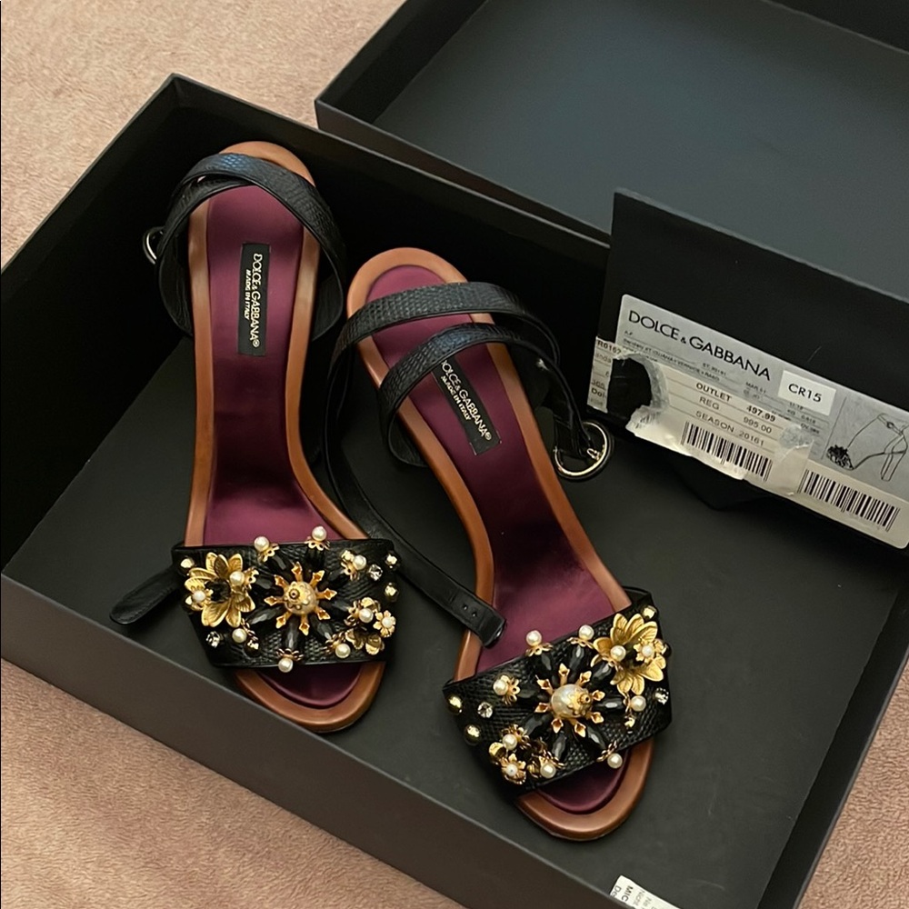 Dolce & Gabbana Black and Gold Sandals with Star Embellishments